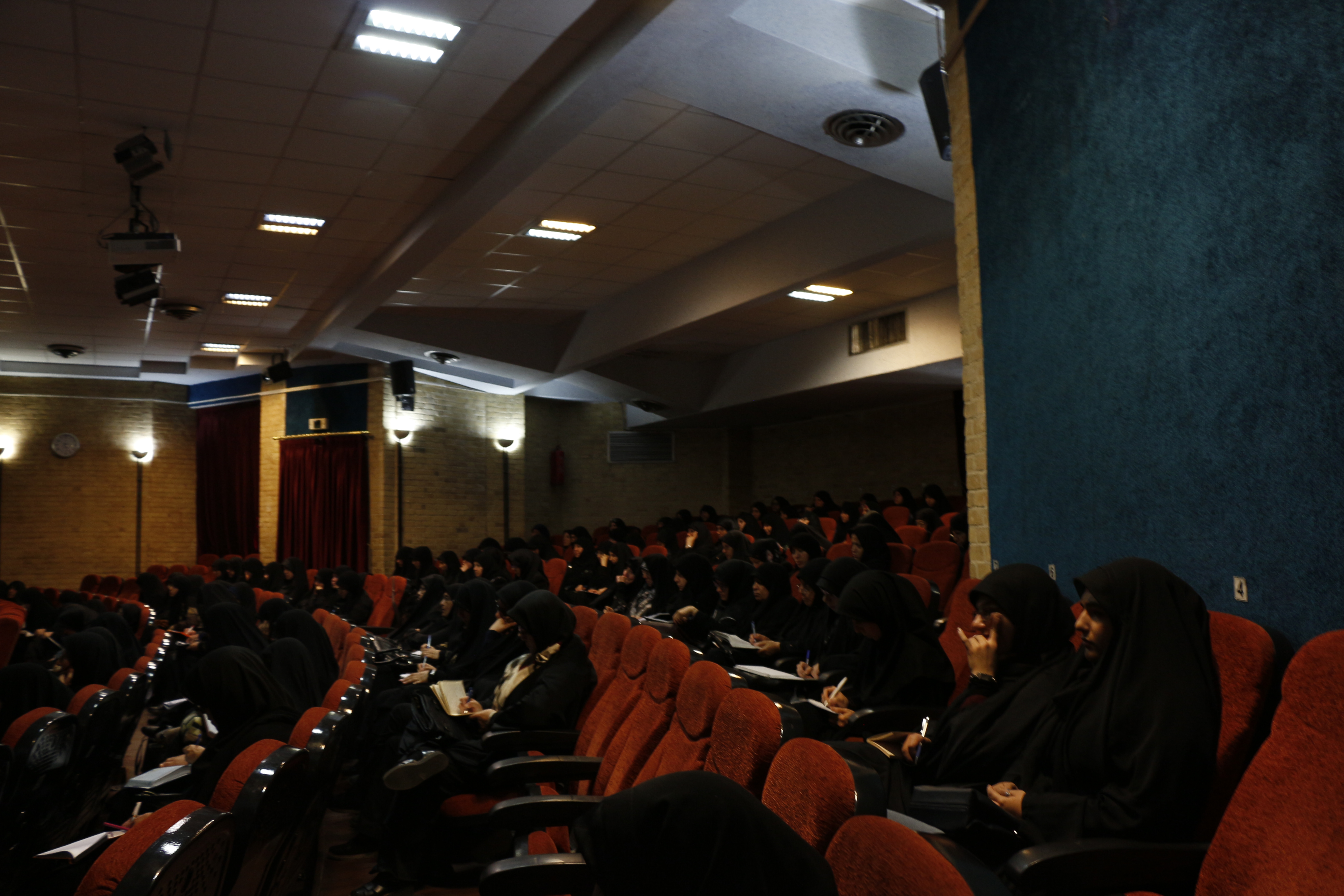 نشست موسسه به مناسبت اربعین حسینی برگزار شد